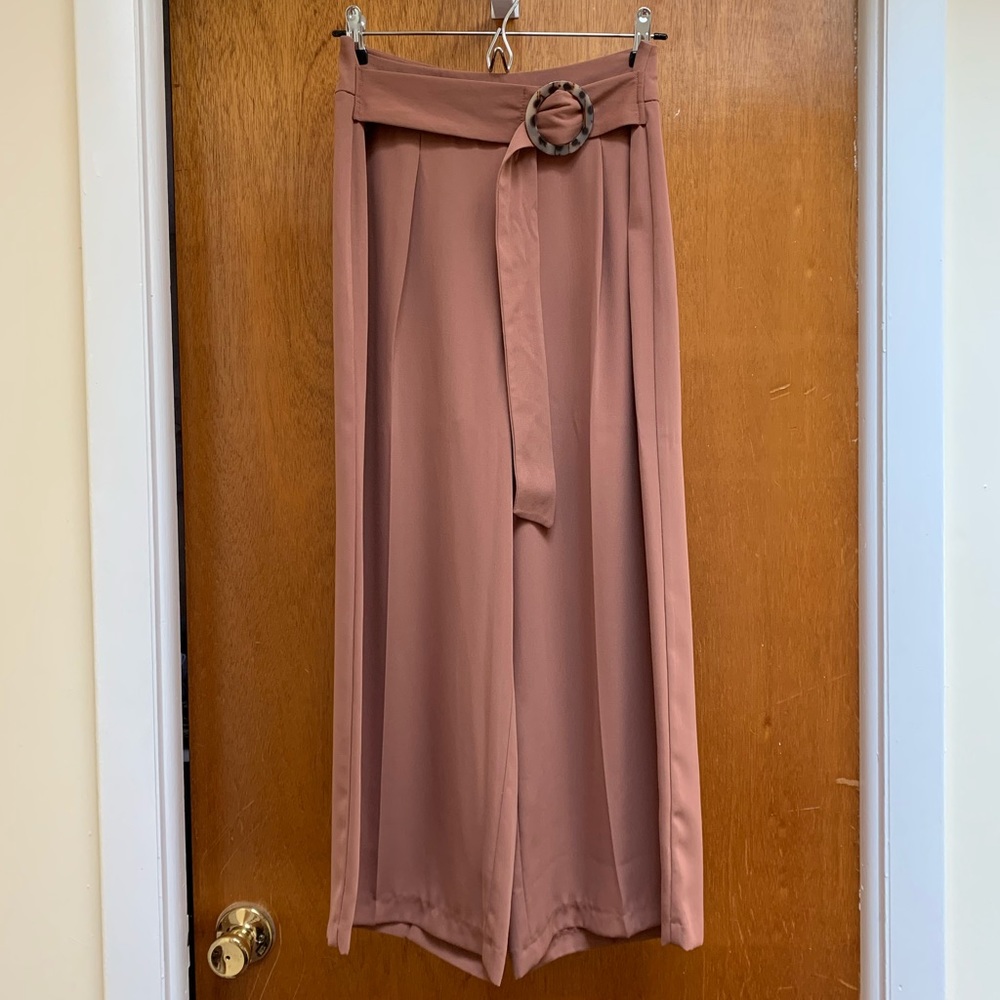 Wide-Legged Pants with Leopard Adjustment Belt